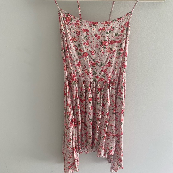 ✨En Cremé floral spaghetti strap dress✨ - Picture 9 of 11